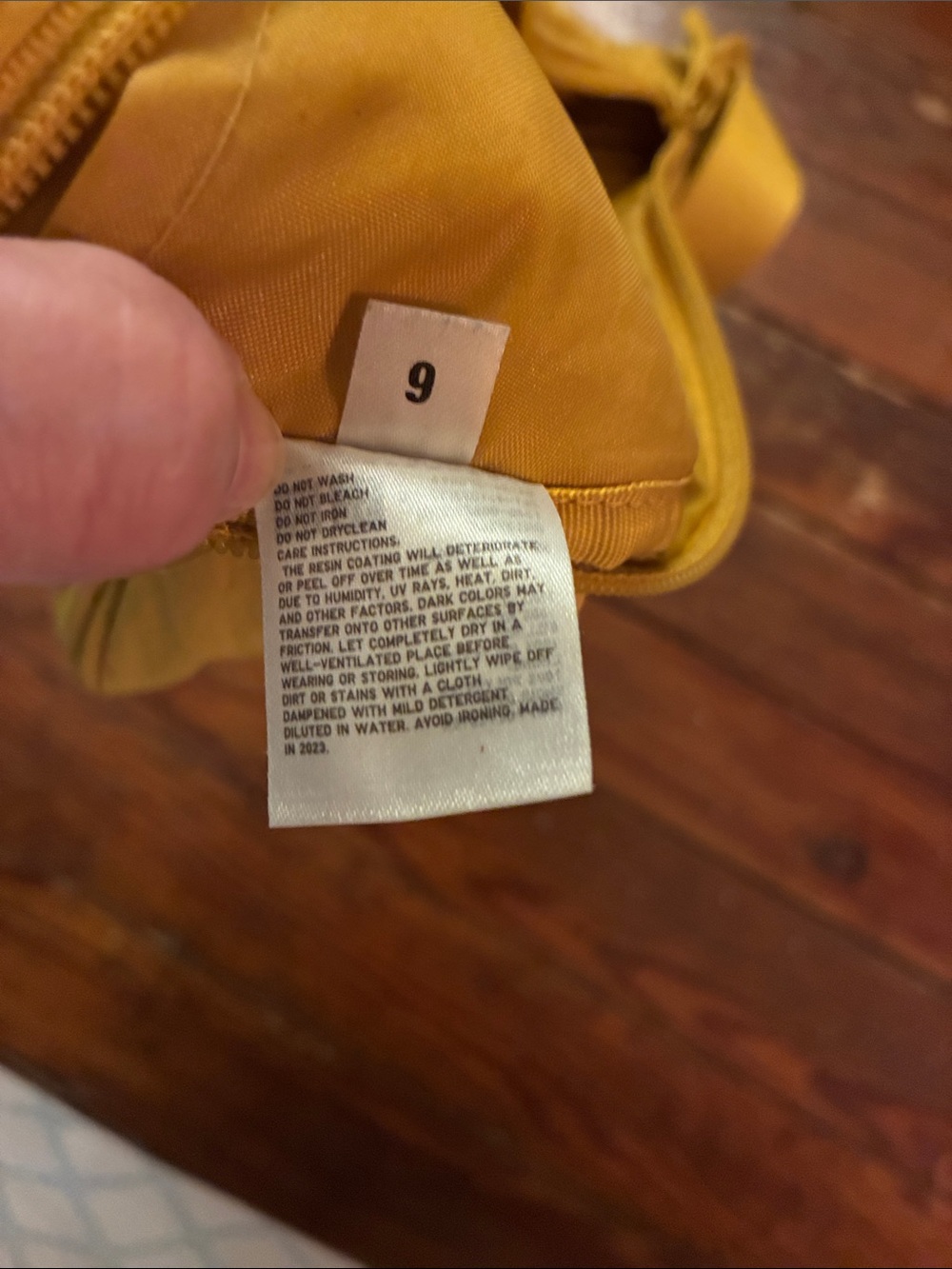 Uniqlo Mustard Yellow Crossbody Bag. Zipper, 2 inner pockets, adjustable strap. - Picture 7 of 7